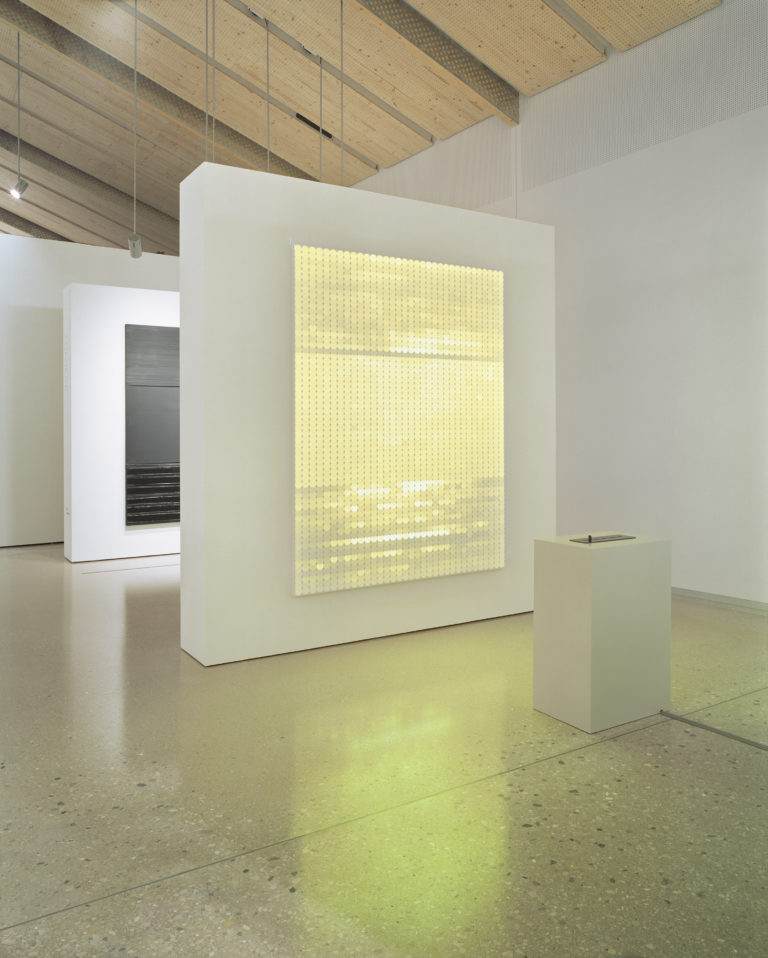 Art is More – Colors in the Black